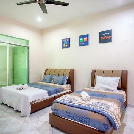 Gunung View Homestay 10 To 12 Pax Near Sunway Tambun Ipoh Bagian luar foto