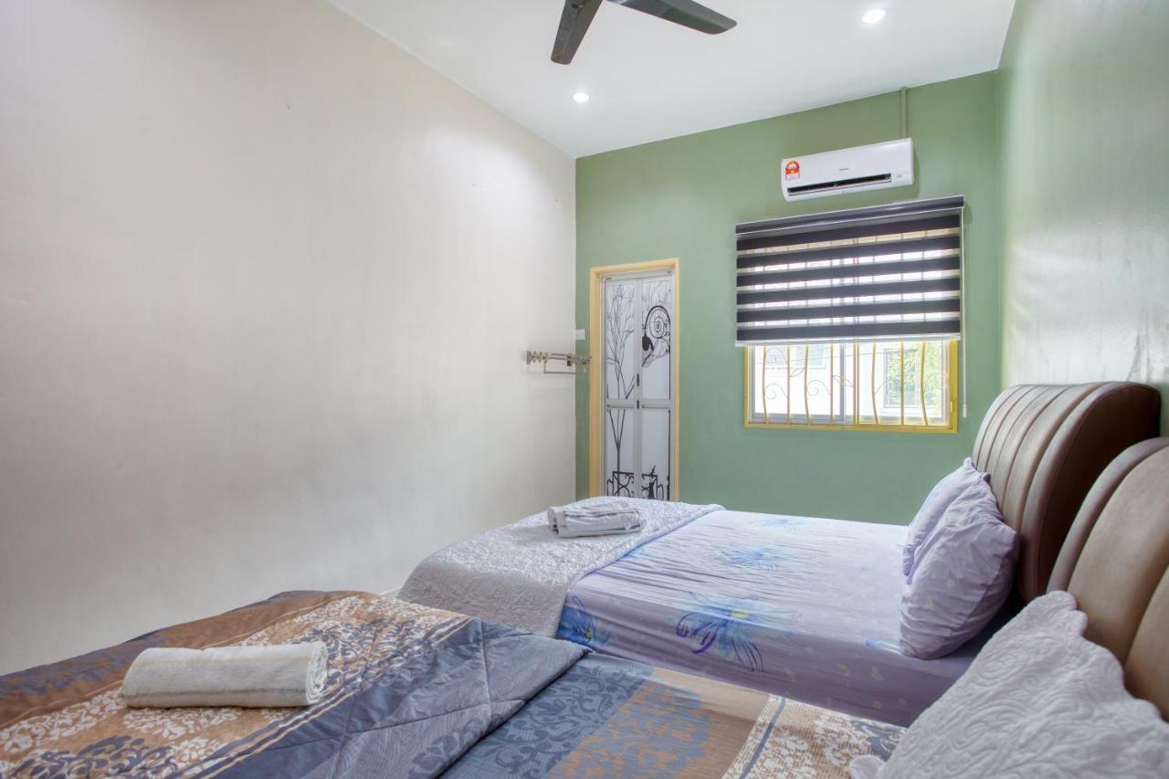 Gunung View Homestay 10 To 12 Pax Near Sunway Tambun Ipoh Bagian luar foto